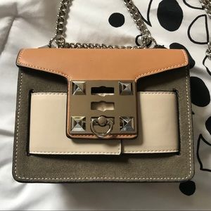 Mini crossover chain bag